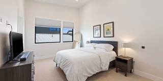 Fully Furnished 4-Bedroom Tetherow Home | Hot Tub + Home Services Included Gallery 10