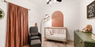 Custom Home Off Tiger Bend|Great Location Gallery 18