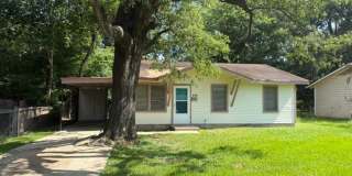 Cozy home with large living and dining area! Cozy home with large living and dining area! Gallery 3