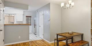 Charming 2BR Tpwnhome in Aurora Gallery 9