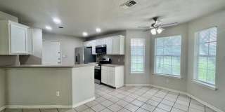 Comfort & Charm in Castle Forest - Reduced Deposit for Qualified Applicants! Gallery 6