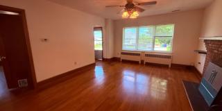 Pet Friendly 3 Bedroom, 2 Bath Home with Hardwood Floors Gallery 3