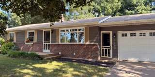 Adorable Hudsonville Ranch! Gallery 1