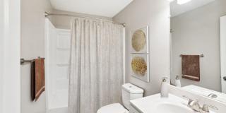 Lakecrest Apartments Gallery 24