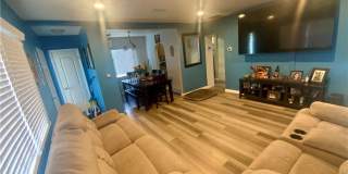 206 E Raymond Gallery 3