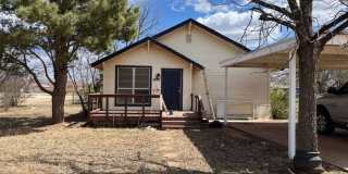 LARGE CORNER LOT! 2 bed 1 bath, could be 3 bedroom Gallery 1