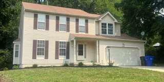 Spacious and Spectacular! 4 Bedroom home on gorgeous lot. Gallery 43