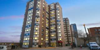 NO MOVE-IN FEE / NO DEPOSIT (Based on Credit) Lakefront Studio High-Rise – Heat & Water Included! NO MOVE-IN FEE / NO DEPOSIT (Based on Credit) Lakefront Studio High-Rise – Heat & Water Included! Gallery 1