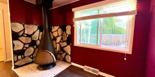Spacious 4BR House in Edgewater Gallery 38