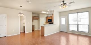 Beautiful 3 Bedroom Duplex Located in New Braunfels, Texas! Gallery 5
