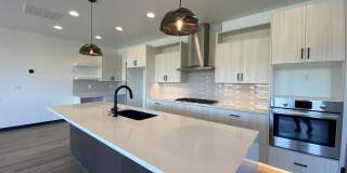 Close to Micron, 3 Bedroom 3 bath w/ a Million Dollar View! Gallery 13