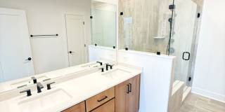 Rare chance to rent brand new, 4 Bed/4.5 Bath luxury home in new Reservoir District WITH 2 CAR GARAGE Gallery 33