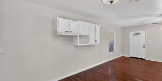 Charming 2BR House in San Antonio Gallery 10