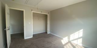 Room in 4 Bedroom Home at Hampton Pl Dr Gallery 23