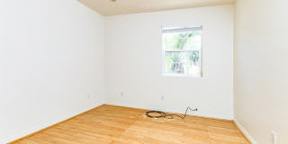 653 Vernon Ave Gallery 13