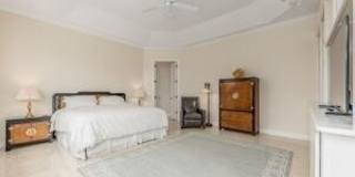 901 SE Riverside Drive Gallery 50