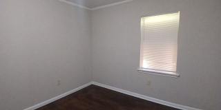 Renovated 2 bedroom 1 bath Duplex - Open To Section 8 - $99 Move In Special Gallery 6