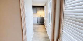 NEWLY RENOVATED 4-BED PENTHOUSE UNIT WITH EASY ACCESS TO HIGHWAY AND PUBLIC TRANSPORTATION! Gallery 13