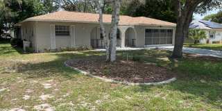Beautuful 2 bedroom, 2 bath, 2 car garage rental home in Weeki Wachee! Gallery 3