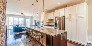 Stunning One Loudoun Townhome – 3BR / 3.5BA in Prime Ashburn Location – Available May 1 Gallery 10