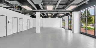 412 MADISON TRADE Plaza SE Gallery 19