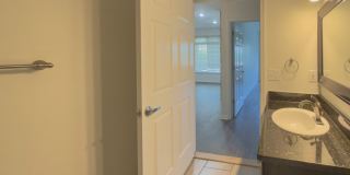 Beautiful Ranch 2 bed/2 bath Condominium Gallery 21