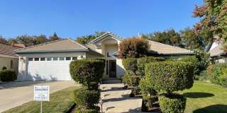 Beautiful South West Visalia home Near El Diamante school with a pool!! Gallery 1