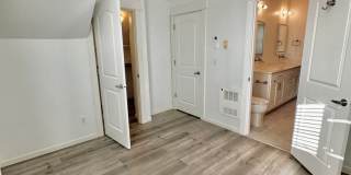 Modern 3 bedroom, 2.5 bathroom Townhome in Mapleleaf! Gallery 14