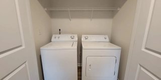 Room in 3 Bedroom Home at Guildford Hill Ln Gallery 7