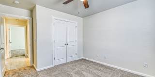Four bedroom in Stone Lake! Gallery 21
