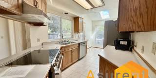 Charming 3-bedroom, 2-bath Ashland Home Gallery 8