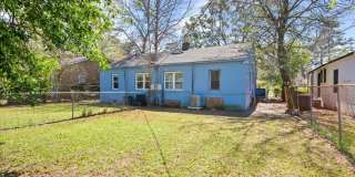 Charming Duplex with Fenced Yard Near Daffin Park – 1306 E 53rd St Gallery 15