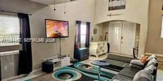 165 NE 32nd Ter Gallery 4