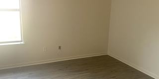 1104 Nicholas Cr. - B Gallery 6