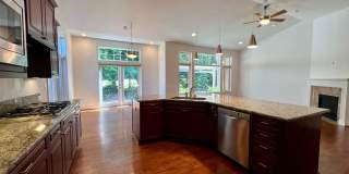Spacious Home on Golf Course  - All Bedrooms En Suite Gallery 9