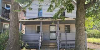Charming 3-Bedroom Property in Prime Location Gallery 1