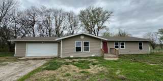 Country living with this large 3 bedroom 2 full bath home Gallery 1