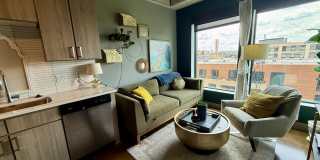FURNISHED STUDIO IN THE HEART OF THE NORTH LOOP - UTILITIES INCLUDED! Gallery 5