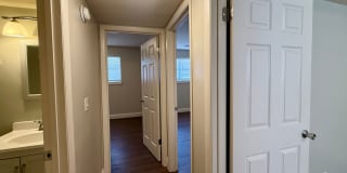 2422 W Savannah - 3 Bedroom, 2 Bathroom Townhome Gallery 27