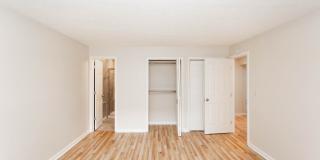 1527 Fairmont Street Gallery 17