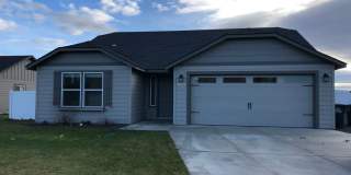 Edgewood Home in Sagecrest Development! Gallery 1