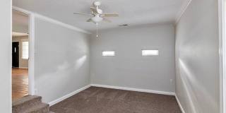 4 Bedroom 2 Bath House in Lawton Bluff - James Island Gallery 8