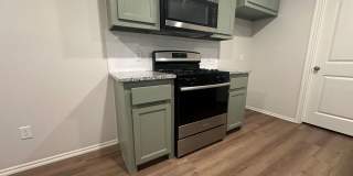 3 Bed 2.5 Bath 2 Car Garage Gallery 12