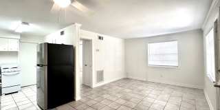 1/2 Block to the Beach & Main Beach Park! 1/2 Block to the Beach & Main Beach Park! Gallery 8