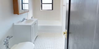 1440 E. 52nd Street Gallery 13