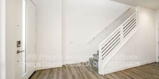 661 W 17th Street Gallery 18