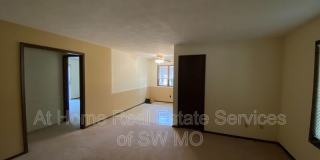 513 E Latoka Gallery 2