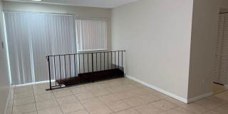 Spacious 2 bedroom/1 Bathroom End Unit Upstairs Condo. Gallery 9