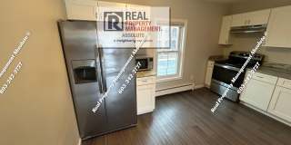 Cozy 2 Bedroom Upstairs Unit Gallery 8