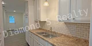 Adorable 2 Bed/1 Bath Home Gallery 6